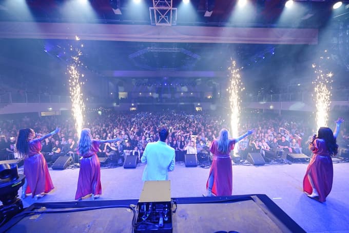 (FOTO) Zabava za zgodovino: Na Popstars šovu v Dvorani Tabor je "čagala" tudi mama Luke Dončića