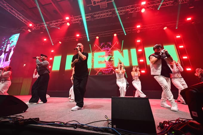 (FOTO) Zabava za zgodovino: Na Popstars šovu v Dvorani Tabor je "čagala" tudi mama Luke Dončića