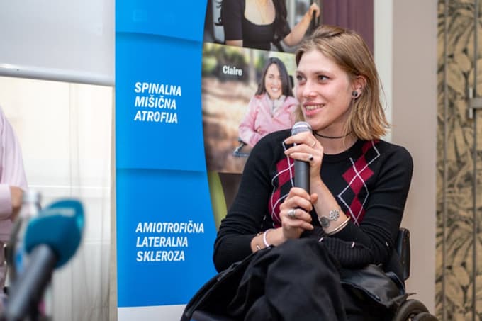 Nike Rappl Vencelj, bolnica s FA.