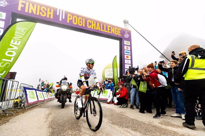 Tadej Pogačar s podporo zavarovalnice Generali poskrbel za kolesarski praznik