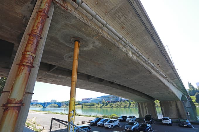 Delna zapora Titovega mostu: Kdaj Mariborčane čakajo spremembe v prometu in nov semafor?