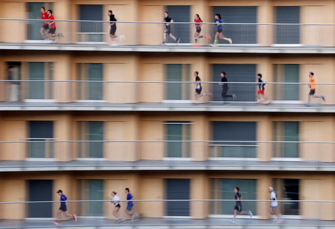 (FOTO) Kaj je posebnega na tej dirkalni stezi, da je privabila dva tisoč tekačev?