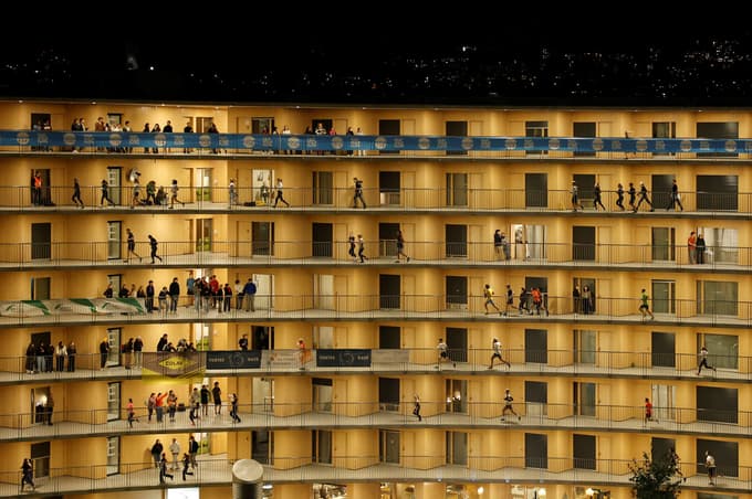 (FOTO) Kaj je posebnega na tej dirkalni stezi, da je privabila dva tisoč tekačev?