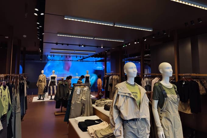 Ta trgovina želi spremeniti koncept hitre mode: Je to uresničitev sanj za oboževalce Zare in H&M?