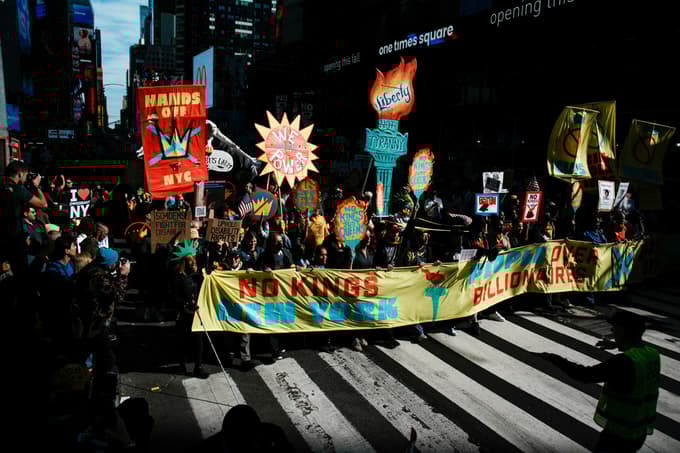 (FOTO in VIDEO) V ZDA se začenjajo protesti proti Trumpu