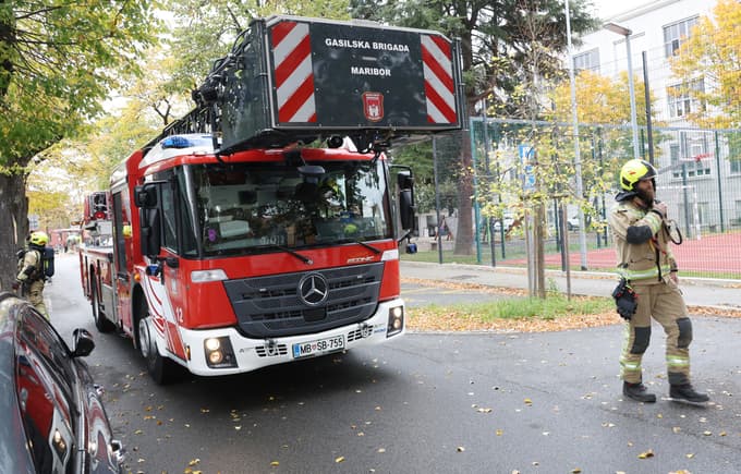 (FOTO in VIDEO) Na Taboru evakuirali študente