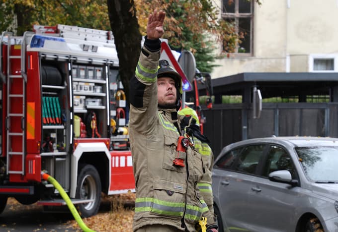 (FOTO) Silvestrska noč za mariborske gasilce brez počitka: "Pogosto si kdo vošči prav na intervenciji"