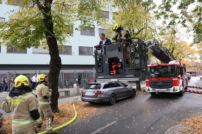 (FOTO in VIDEO) Na Taboru evakuirali študente