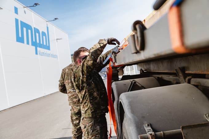 Impol, donacija stružnice srednji šoli