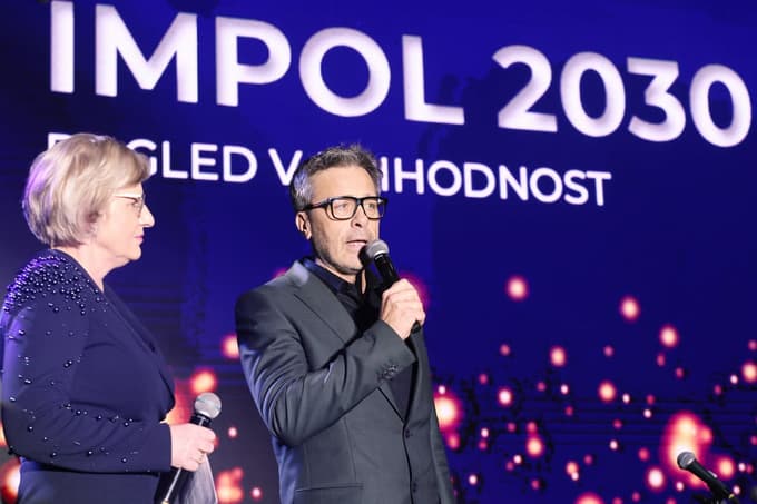 Glavni izvršni direktor Impola Andrej Kolmanič in izvršna direktorica za finance in informatiko Irena Šela Štukl