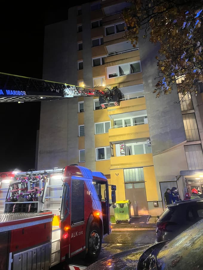 (FOTO) Silvestrska noč za mariborske gasilce brez počitka: "Pogosto si kdo vošči prav na intervenciji"