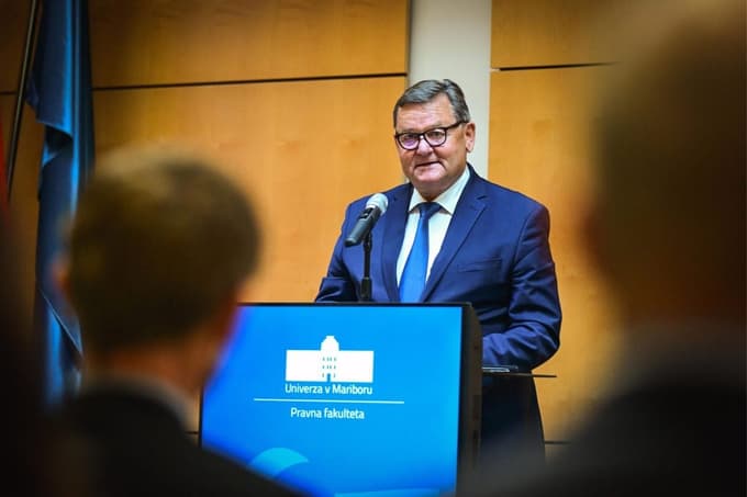 V osmi volilni enoti bi lahko na listi SD kandidiral tudi minister Aleksander Jevšek.  