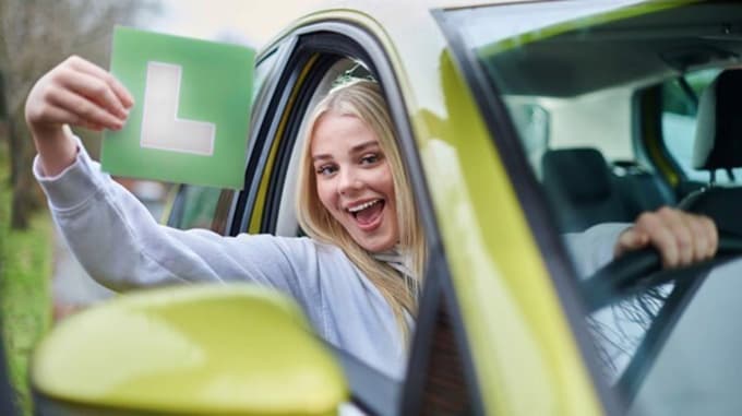 Pet stvari, ki jih danes vsak inštruktor želi, da veš, preden sedeš za volan