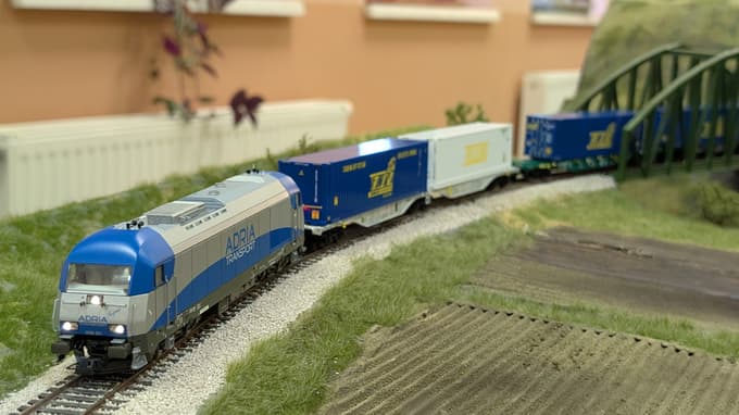 (FOTO in VIDEO) Nad modeli vlakovnih kompozicij navdušeni tako stari kot mladi