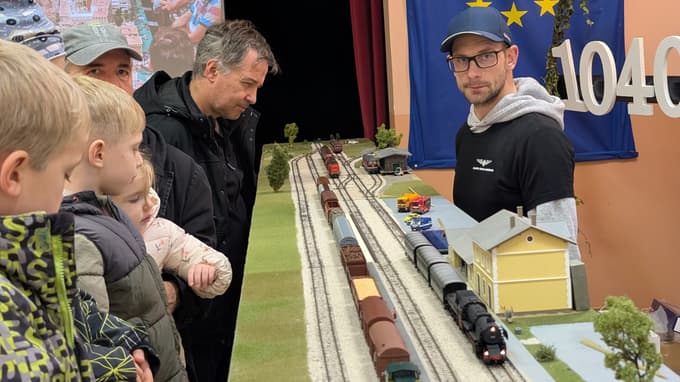 (FOTO in VIDEO) Nad modeli vlakovnih kompozicij navdušeni tako stari kot mladi