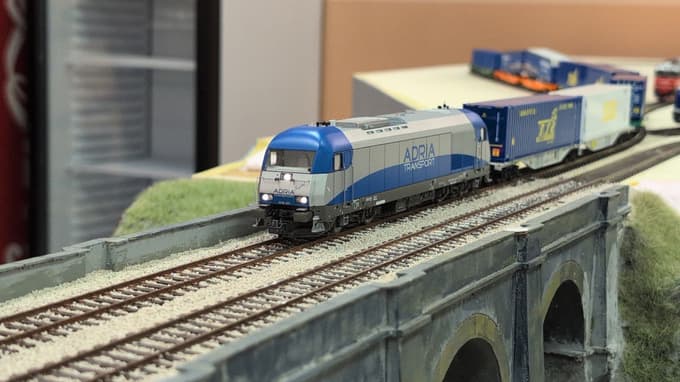 (FOTO in VIDEO) Nad modeli vlakovnih kompozicij navdušeni tako stari kot mladi