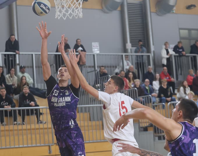 Miklavž - košarka 3. liga - Kovinarstvo Bučar Miklavž in Akk Maribor Branik - Faris Halilović in Elmir Spahić - Košarka -