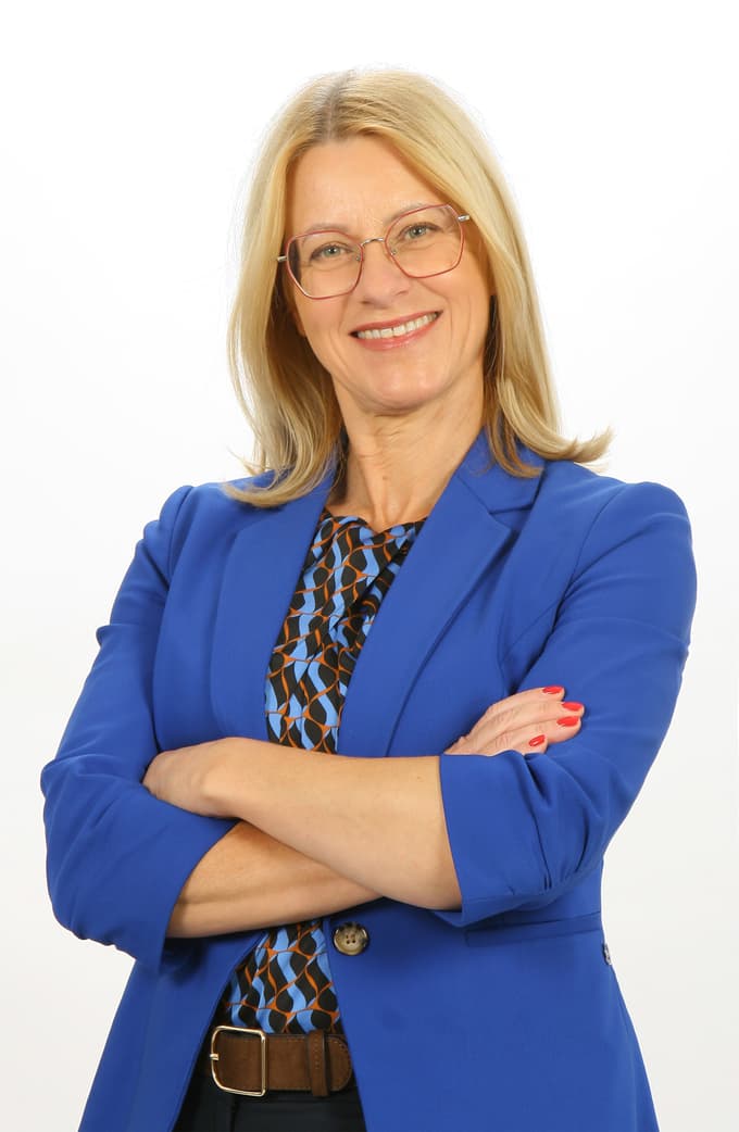 "Mesta, ki uspejo oblikovati jasno in konsistentno identiteto, so za prebivalce privlačnejša za življenje, za podjetja privlačnejša za naložbe, za turiste pa bolj zanimiva in prepoznavna," pravi prof. dr. Aleksandra Pisnik, prodekanica za izobraževalno dejavnost na Ekonomsko-poslovni fakulteti Univerze v Mariboru.