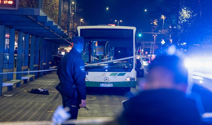 Slovenija, Ljubljana, 13.11.2025, 13 november 2025 Policija je zavarovala Bavarski dvor po tem ko je prišlo do napada z ostrim predmetom,policija išče osumljenca,dogodek,družba