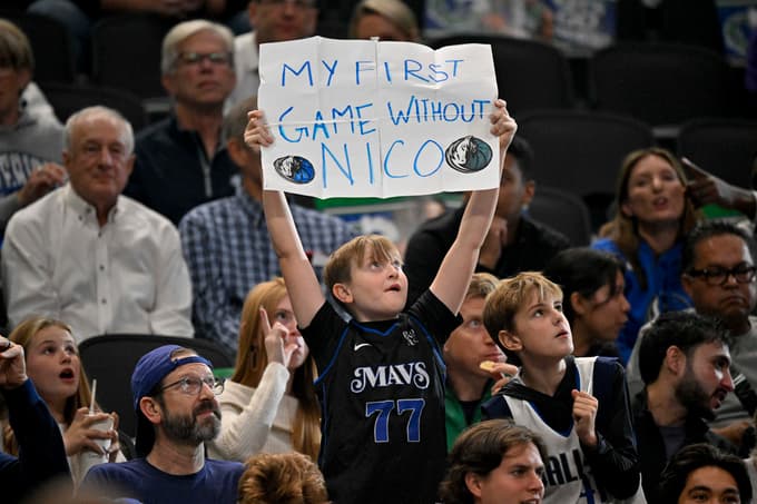 "Moja prva tekma brez Nica." Mladi Dončićev navijač, potem ko so v Dallasu odpustili Nica Harrisona. 