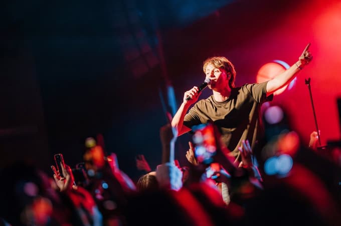 Oboževalka ostala brez besed: To je Jakov Jozinović storil zanjo po tem, ko je postala žrtev spletne prevare