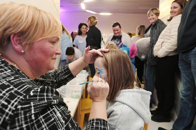 (FOTO) Srečanje nedonošenčkov v Mariboru: "Nismo vedeli, ali bo preživel. Prvih deset dni so bili vsi skeptični"