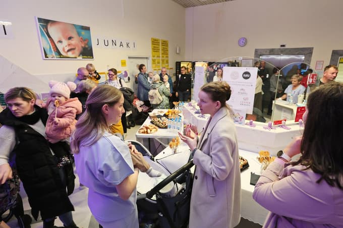 (FOTO) Srečanje nedonošenčkov v Mariboru: "Nismo vedeli, ali bo preživel. Prvih deset dni so bili vsi skeptični"