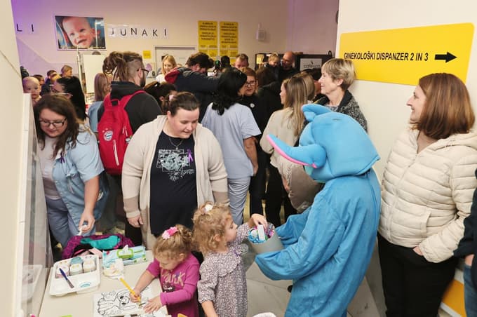 (FOTO) Srečanje nedonošenčkov v Mariboru: "Nismo vedeli, ali bo preživel. Prvih deset dni so bili vsi skeptični"