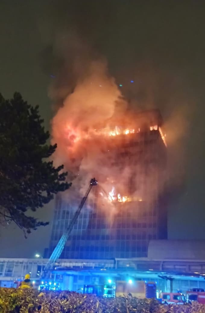 Požar v nebotičniku Vjesnika v Zagrebu