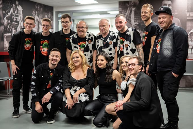 Prenovljena in razširjena skupina Agropop ob koncertu v Hali Tivoli