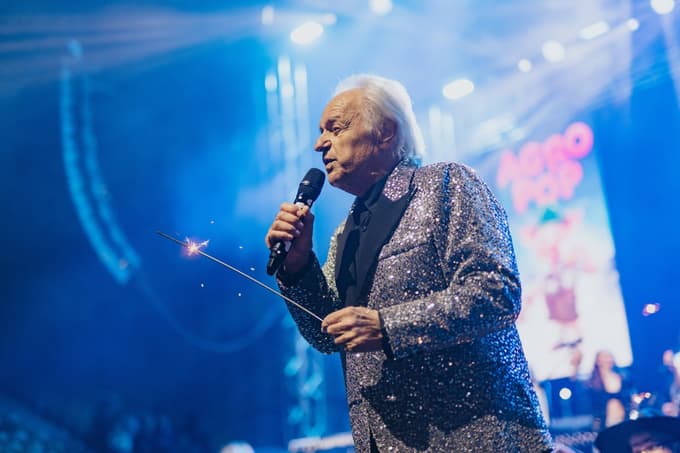 Alfi Nipič je kot gost zapel Silverstrski poljub.