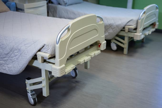 Na področju zdravstva novo koalicijo vodi načelo, da denar sledi bolniku.   