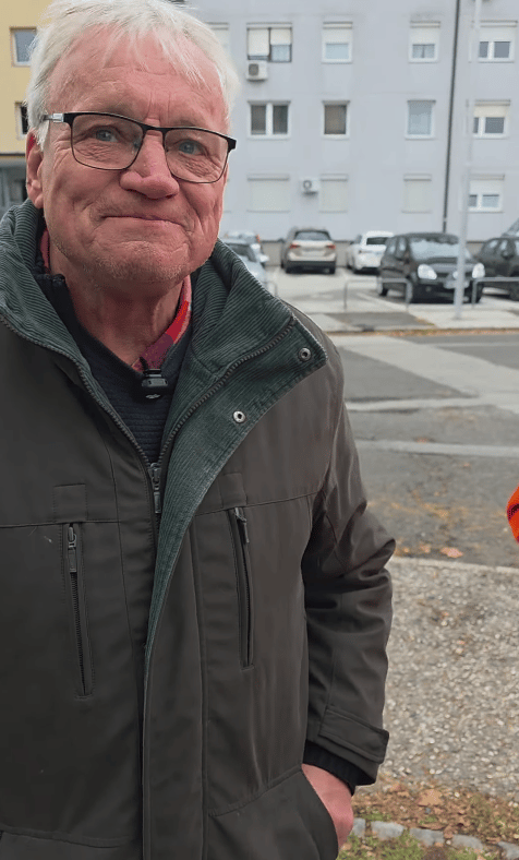 Slavko Roškar ima te dni polne roke dela s pripravami na "razsvetljenje". Z dvigalom mu bo lažje.  