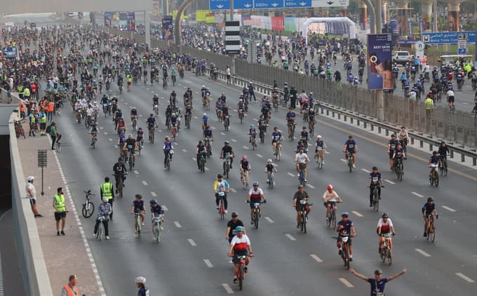 V ZAE vse bolj spodbujajo kolesarjenje kot zdrav način življenja. Očitno so lahkotno vožnjo po mestnih ulicah prerasli.