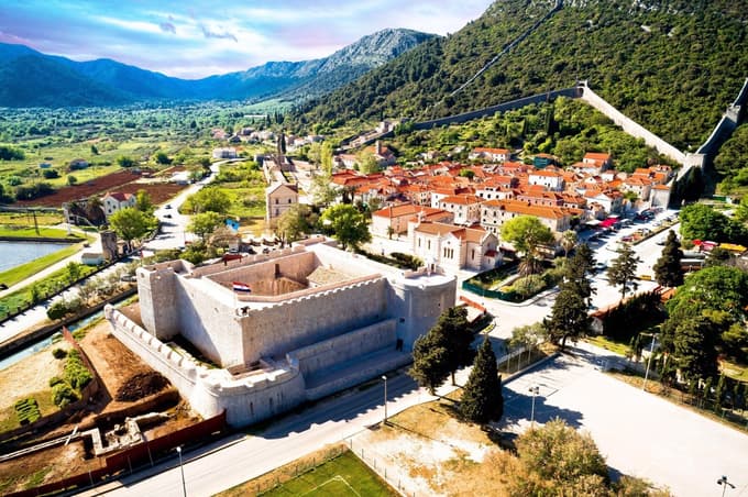 Domačini so obupani, pristojni pa nič: Priljubljena turistična točka na Hrvaškem v nevarnosti