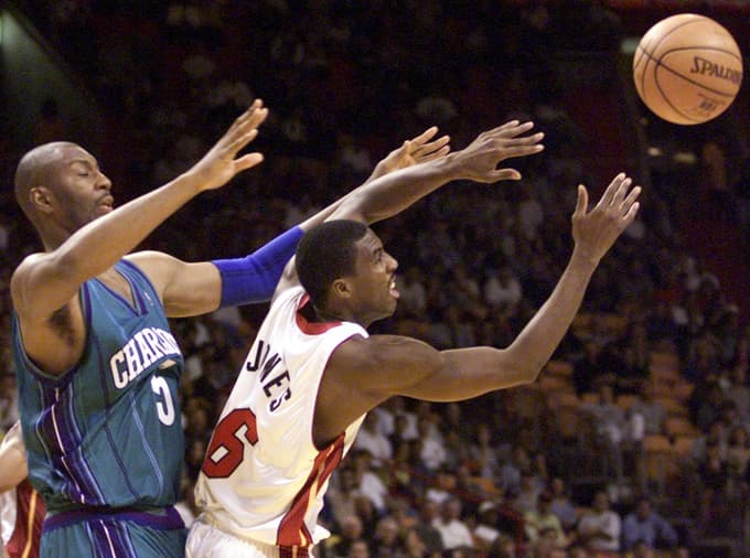 Elden Campbell (levo) je po desetletni epizodi pri Lakerskih zaigral za številne klube in ob koncu kariere prišel do šampionskega prstana. 