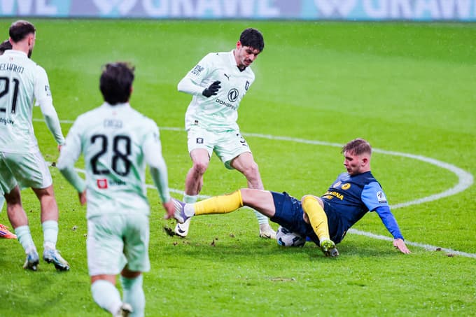 (FOTO) Zdesetkani prvaki so padli, Olimpija na pokalnem derbiju premagala Celje