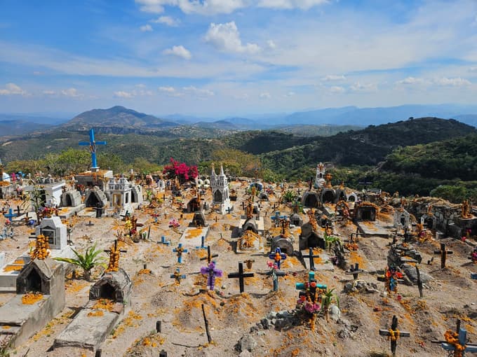 Eno izmed pokopališč avtohtone skupnosti