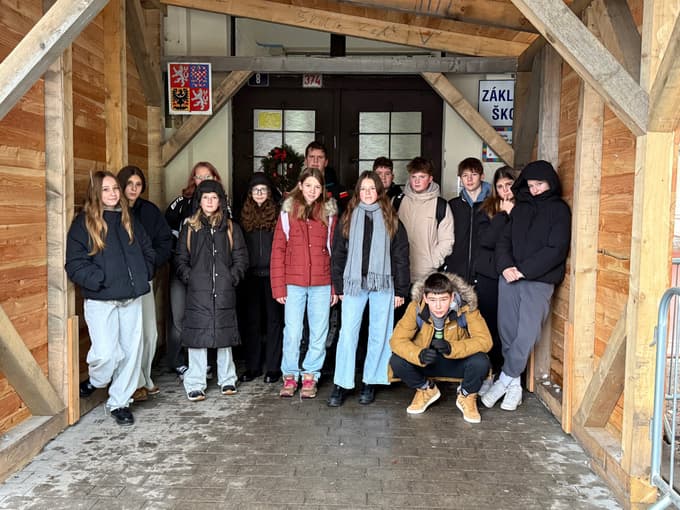 (FOTO) Učenci iz Mislinje so odšli v svet: Siesta, telefoni med odmori in pouk, kot ga doma ne poznajo