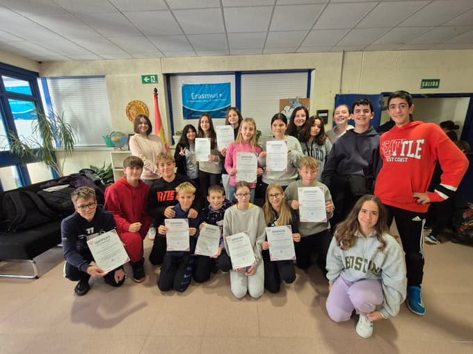 (FOTO) Učenci iz Mislinje so odšli v svet: Siesta, telefoni med odmori in pouk, kot ga doma ne poznajo