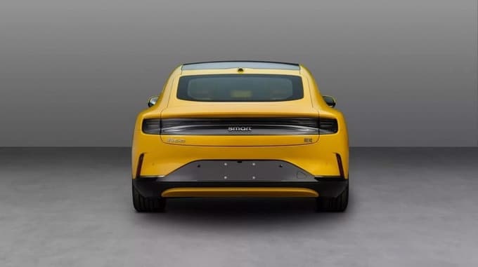 Zadek novega modela spominja na porscheje. 