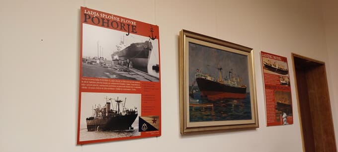 Na razstavi tudi oljna slika ladje