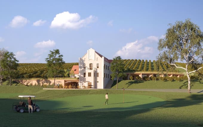 V prenovo in razvoj Zlatega griča načrtuje Fidurock vložiti približno 20 milijonov evrov. Med ključne elemente sodijo prenova vinske kleti, nadgradnja igrišča za golf, nova restavracija, wellness ter razpršeni hotelski kompleks s približno 55 sobami oziroma 120 ležišči.