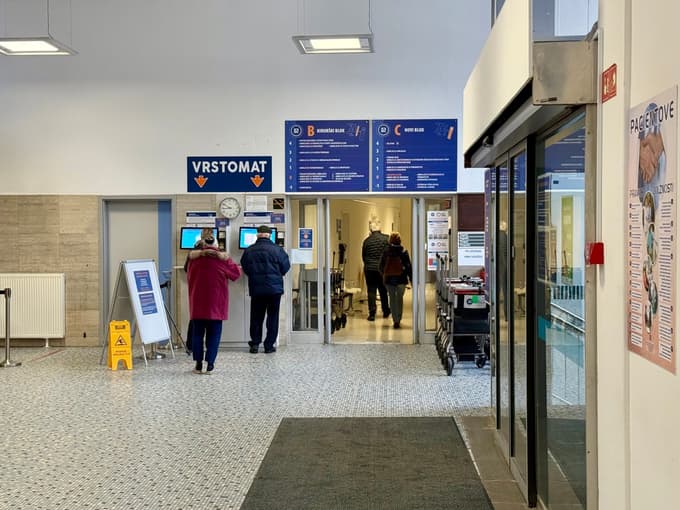 Splošna bolnišnica Slovenj Gradec: Odstopil strokovni direktor Vačovnik, Topler omenil možnost odhoda