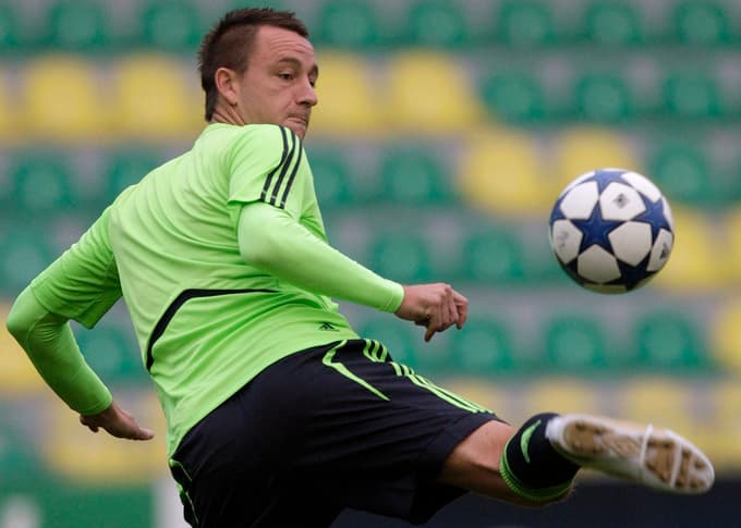 John Terry danes ostaja legenda kluba s kar 717 nastopi. 