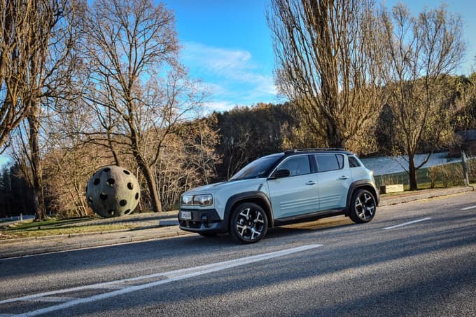 Leta 1934 je zasilni pristanek stratosferskega balona v vasici sredi izolirane in takrat zaostale pokrajine poskrbel za pravo senzacijo. Nekateri prebivalci so bili prepričani, da gre za Nezemljane ali celo za začetek apokalipse.