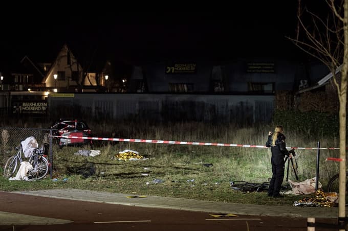 (FOTO) Voznica zapeljala v množico na paradi: Najmanj devet poškodovanih, nekateri huje
