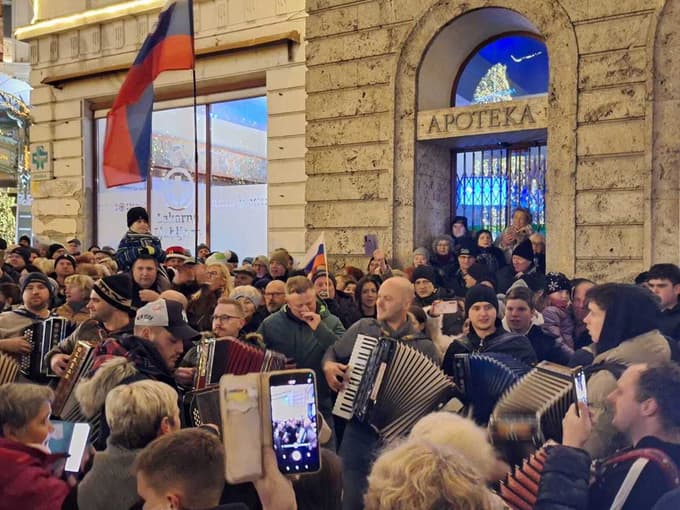 Shod harmonikarjev v središču Ljubljane