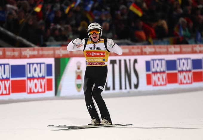 (FOTO) 155. zmaga za Slovenijo: Prevc zmagal v Oberstdorfu na uvodu novoletne turneje, Zajc diskvalificiran