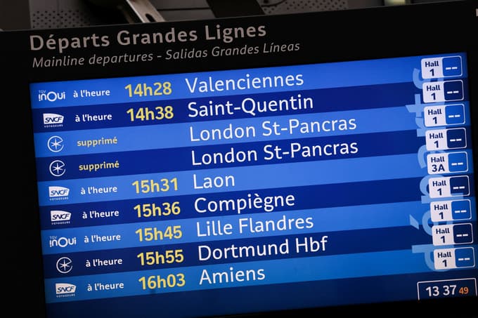 (FOTO) Kaos na železniških tirih: Eurostar zaradi težav v Rokavskem predoru odpovedal vse prevoze